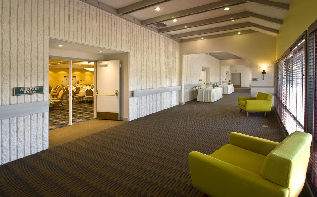 Inn At The Commons Medford Exteriér fotografie