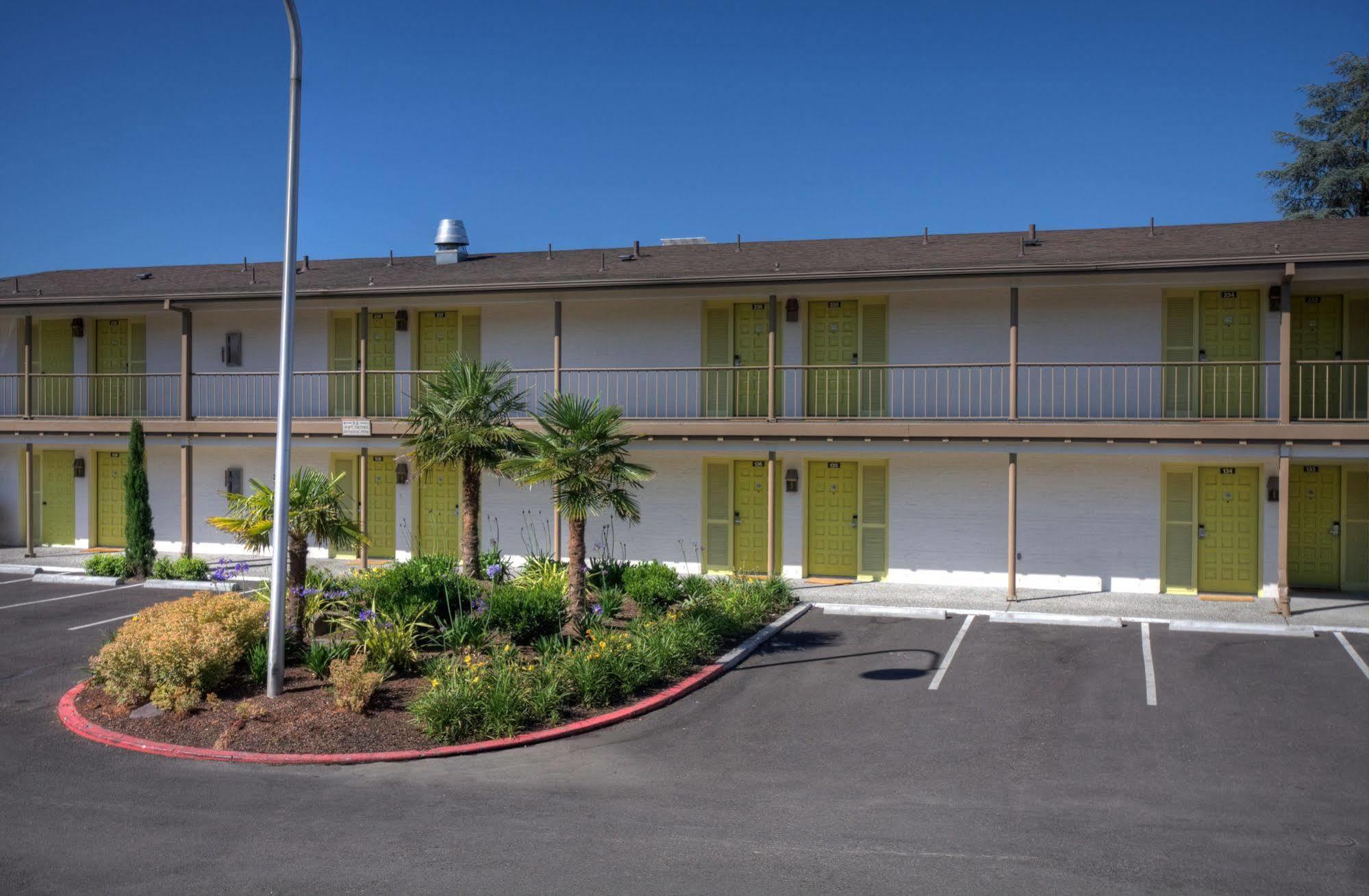 Inn At The Commons Medford Exteriér fotografie