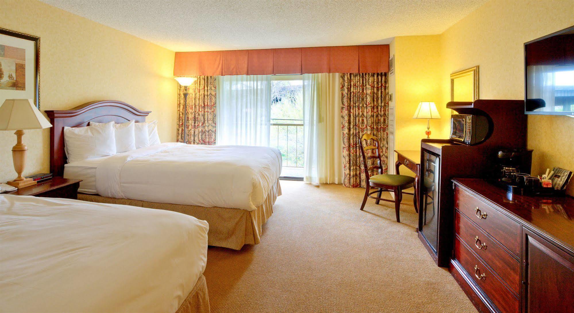 Inn At The Commons Medford Exteriér fotografie
