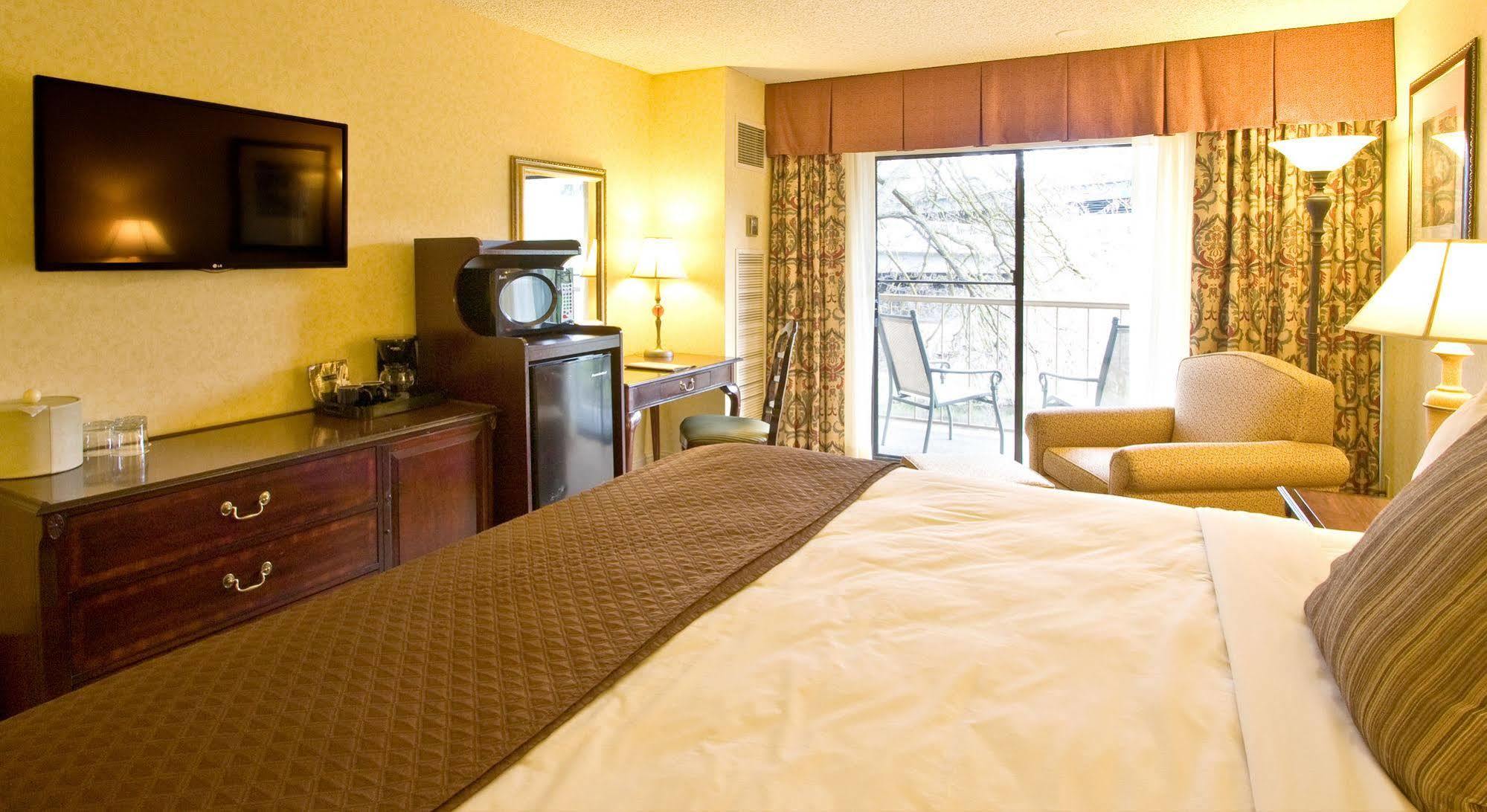 Inn At The Commons Medford Exteriér fotografie
