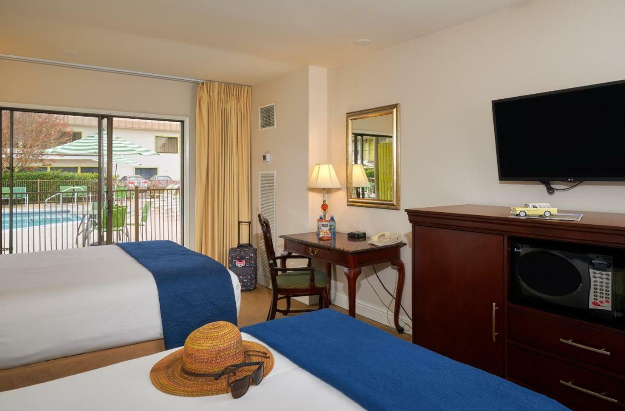 Inn At The Commons Medford Exteriér fotografie