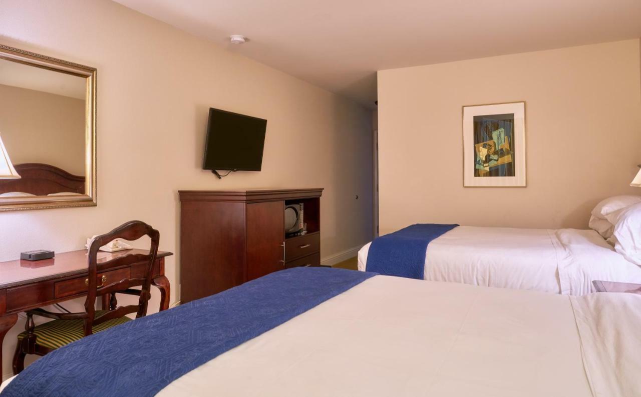 Inn At The Commons Medford Exteriér fotografie